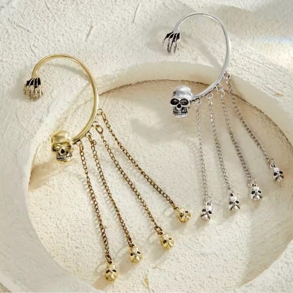 Skeleton Hand & Skull Dangle Earring - Picture 5 of 6
